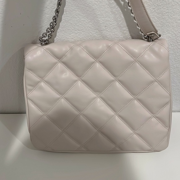 H&M cream quilted bag with silver chain - Picture 2 of 4
